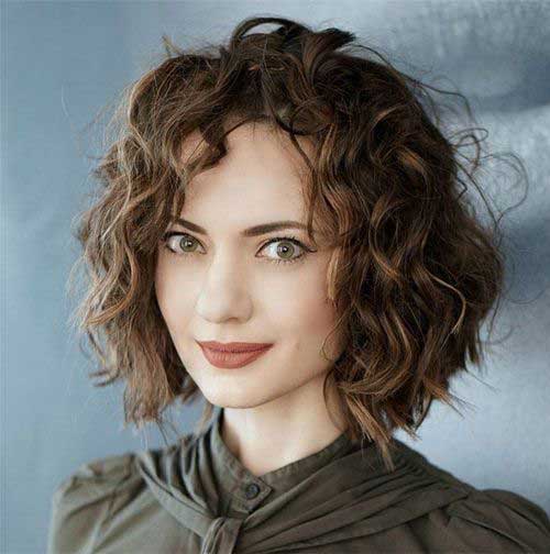 Curly Bob Hairstyles for Chic Women