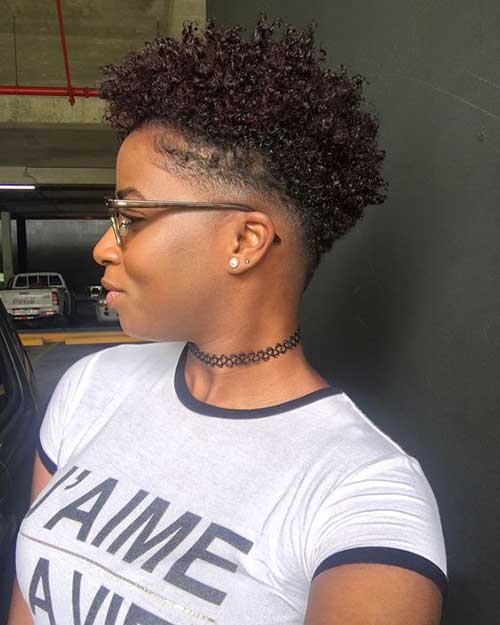Short Natural Hair Styles for Black Women-18