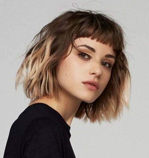Short Messy Hairstyles for Wavy Hair with Bangs-18