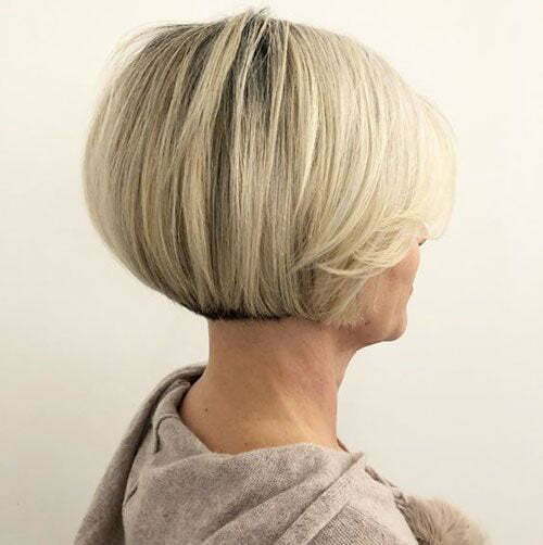 Short Haircuts for Older Women-19