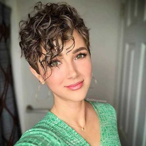 Cute Short Curly Hairstyles for Sweet View