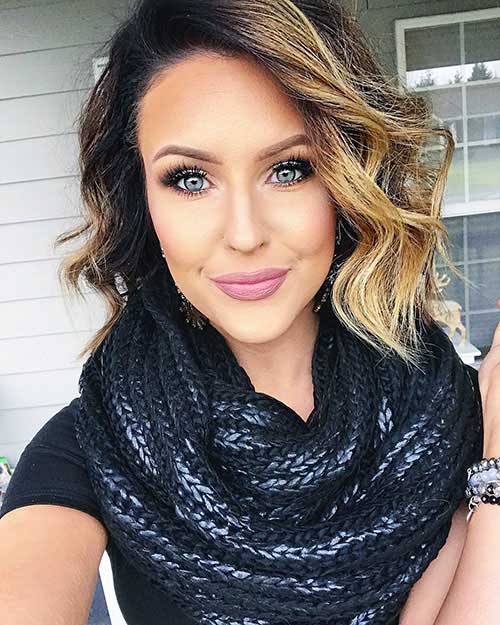 25 Best Short Haircuts for Women with Curly Hair