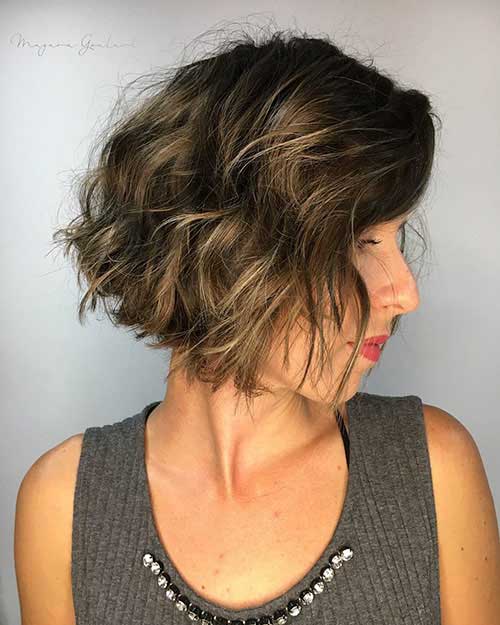 Short Layered Hairstyles For Wavy Hair