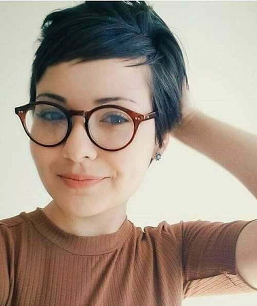 Short Pixie Cuts for Round Faces-20