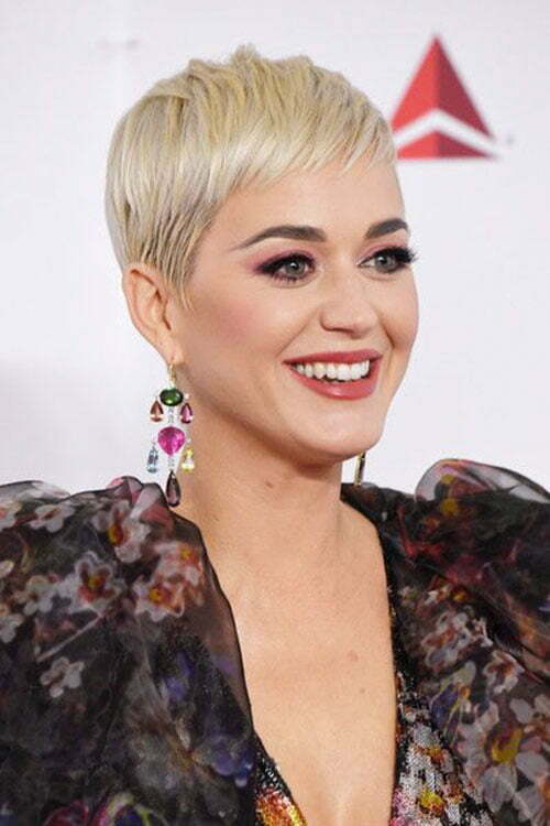 Best Short Haircuts For Chubby Faces