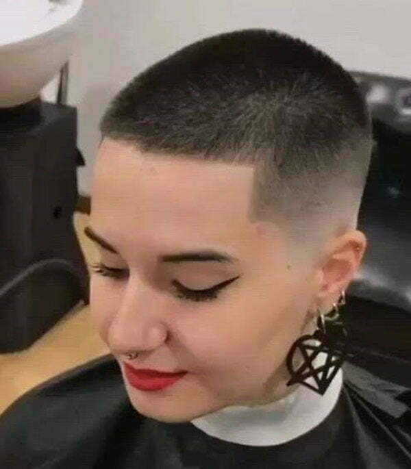 best short haircuts 2023 female