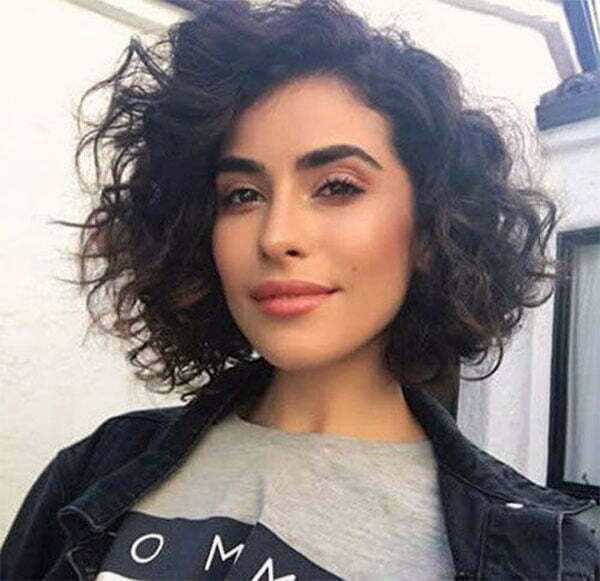 short curly haircuts for women