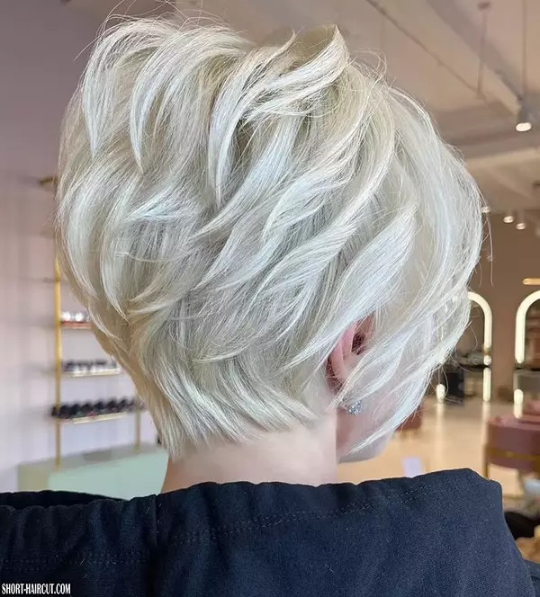 Short Layered Blonde Hair Color 2022