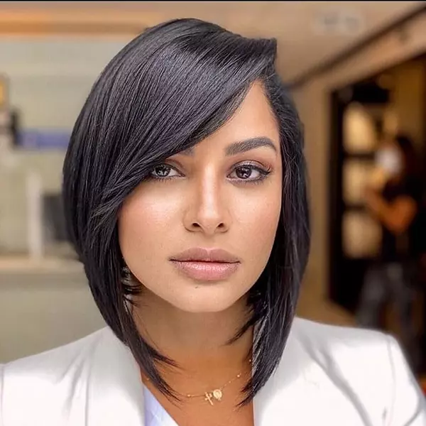Short Classic Bob Hairstyles for Round Faces