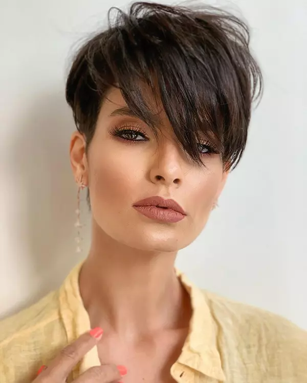 90 Best Short Hairstyles and Haircuts with Bangs to Try in 2022