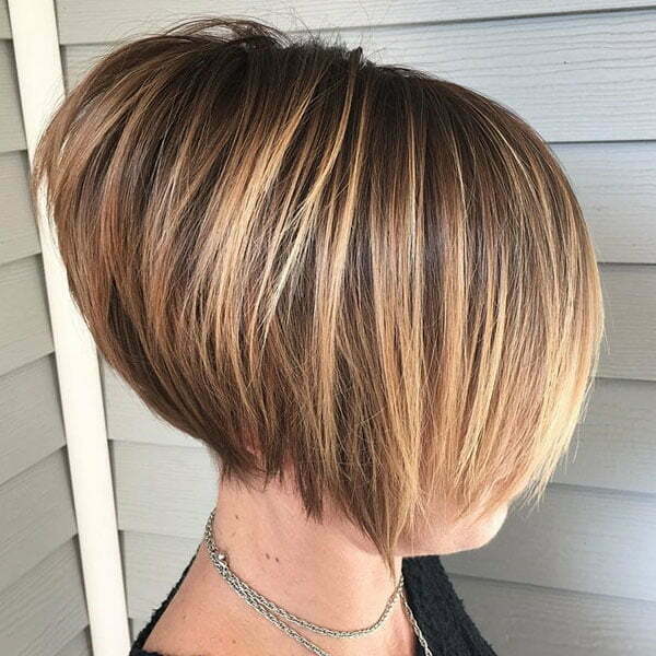 Short Stacked Bob with Short Layers İn The Back