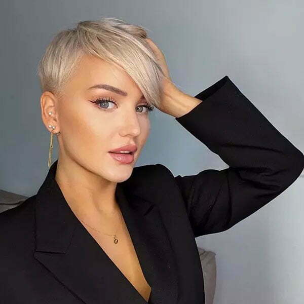 Short Haircuts For Fine Hair With Bangs
