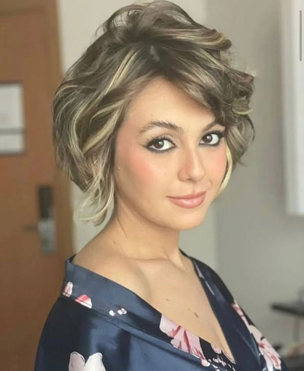 Short Layered Curly Hairstyles For Round Faces