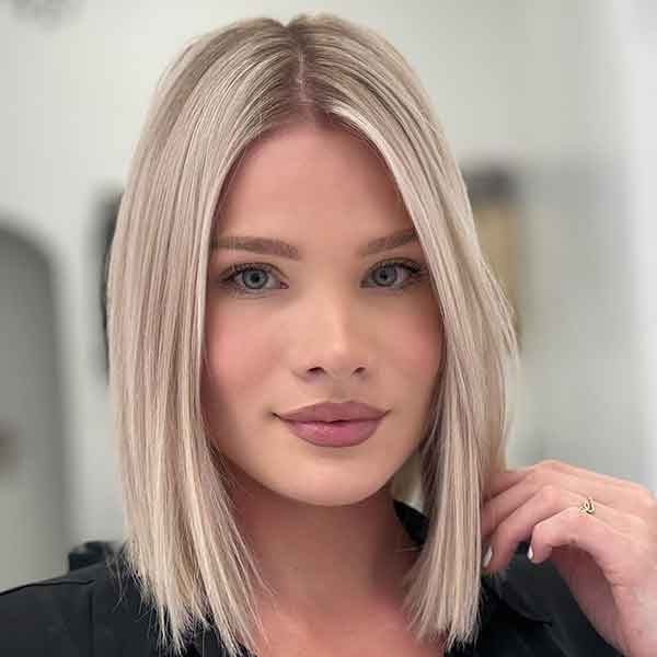30 Stylish Shoulder Length Haircuts To Try Now : Lob Haircut with Honey  Blonde I Take You | Wedding Readings | Wedding Ideas | Wedding Dresses |  Wedding Theme