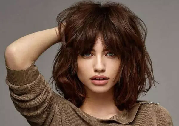 Shoulder Length Shaggy Hairstyles For Thick Hair