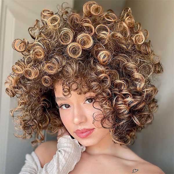 Short Haircuts For Curly Hair 2023