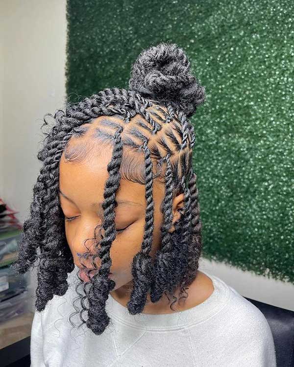 Short Knotless Braids With Curly Ends